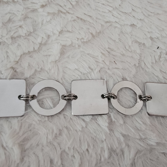 Silver Metal Belt with Squares & Circles - Picture 4 of 6
